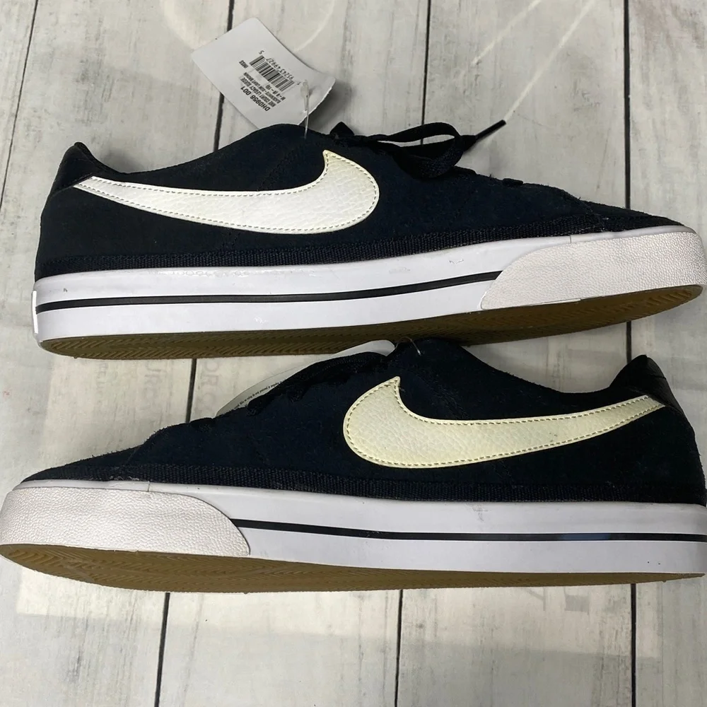 Nike Men's Court Legacy Suede Black and White Sneakers Sz 9